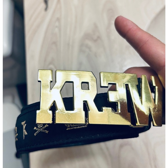 Vintage heavy krew belt buckle with original belt.Vintage 1990’s-2000’s